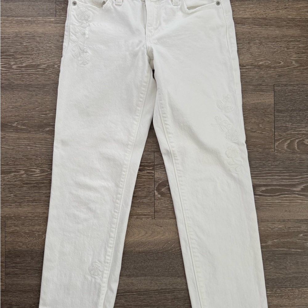 Lucky Brand Jeans Sweet Crop w/ Floral Embroidered Pattern